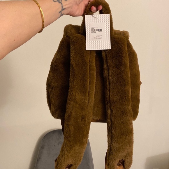 Fuzzy small backpack - Picture 3 of 6